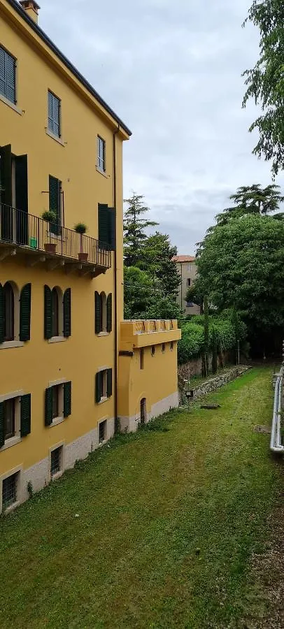 Queen Verona Luxury Apartment Sanificato Ozono Italy